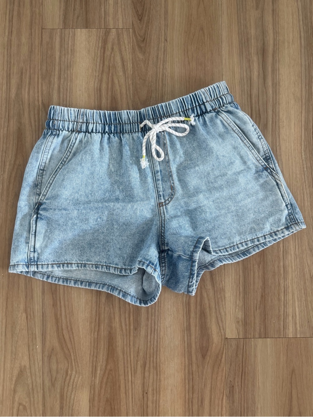 Universal Thread Mid-Rise Denim Beach Shorts